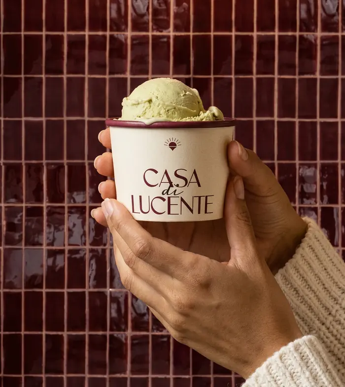 Copo de gelato artesanal de pistache da Casa di Lucente